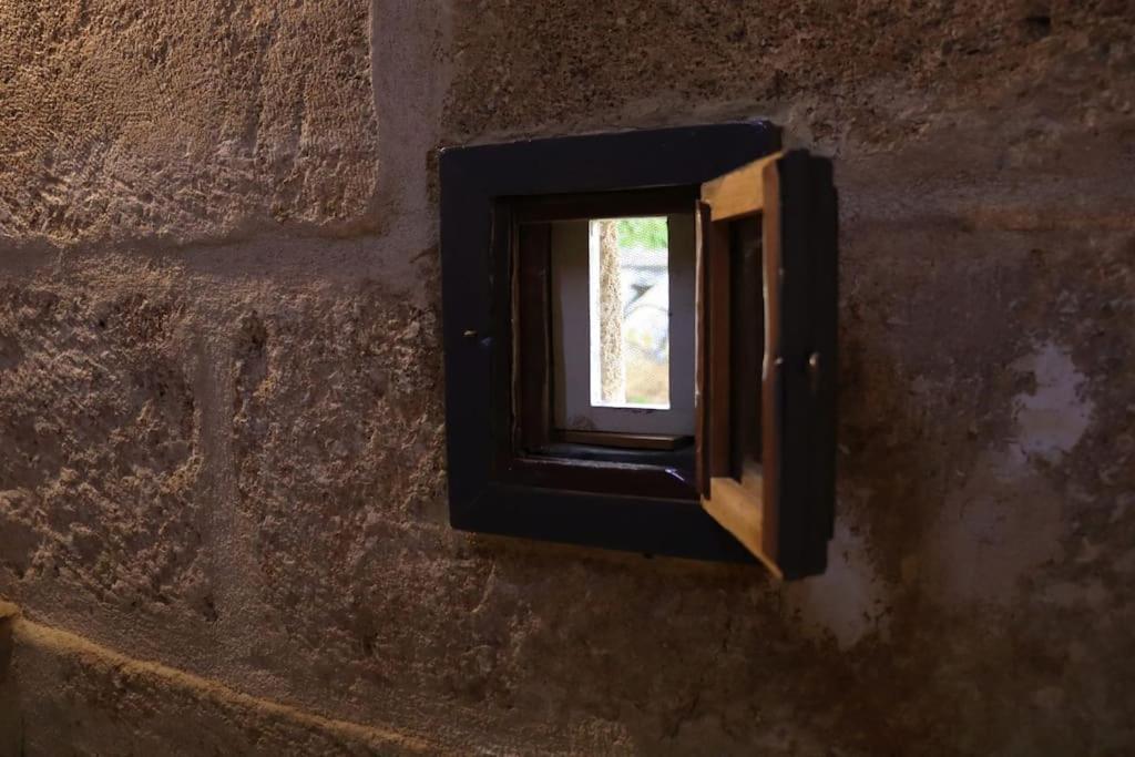 Entre Uzes Et Le Pont-Du-Gard Le Logis D'Autrefois Leilighet Castillon-du-Gard Eksteriør bilde