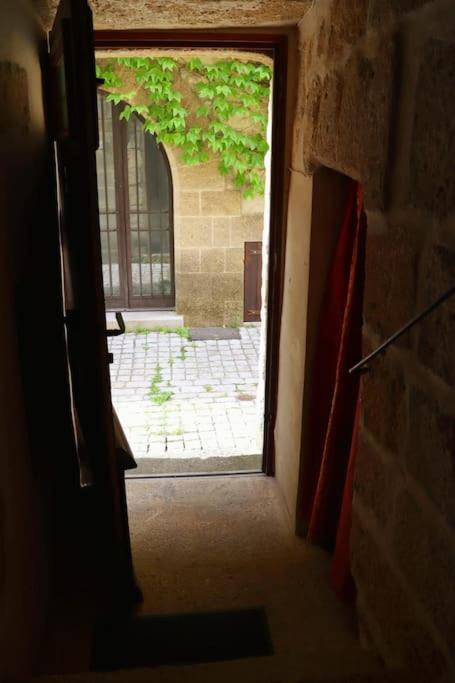 Entre Uzes Et Le Pont-Du-Gard Le Logis D'Autrefois Leilighet Castillon-du-Gard Eksteriør bilde
